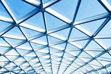 Geometrisk glasdekor med metallram