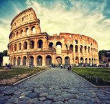Skymningen vid det antika Colosseum