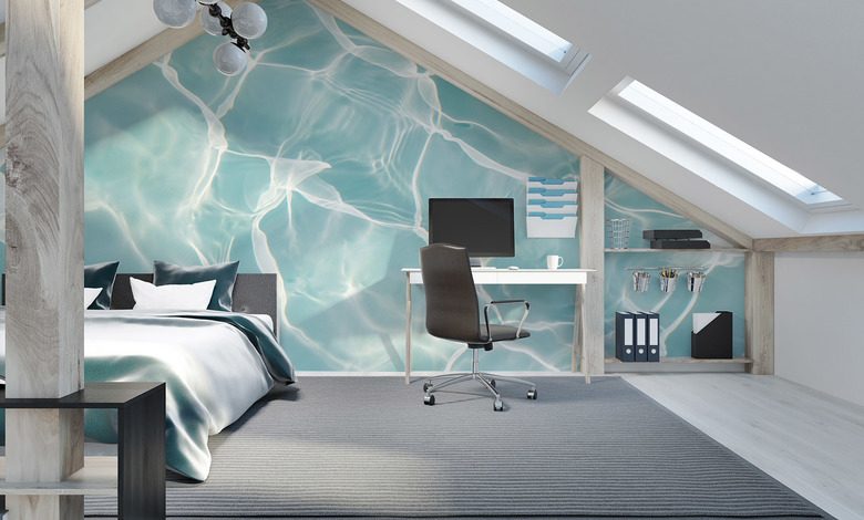 turkos vattenyta med ljusreflexer tapeter for sovrummet tapeter demural